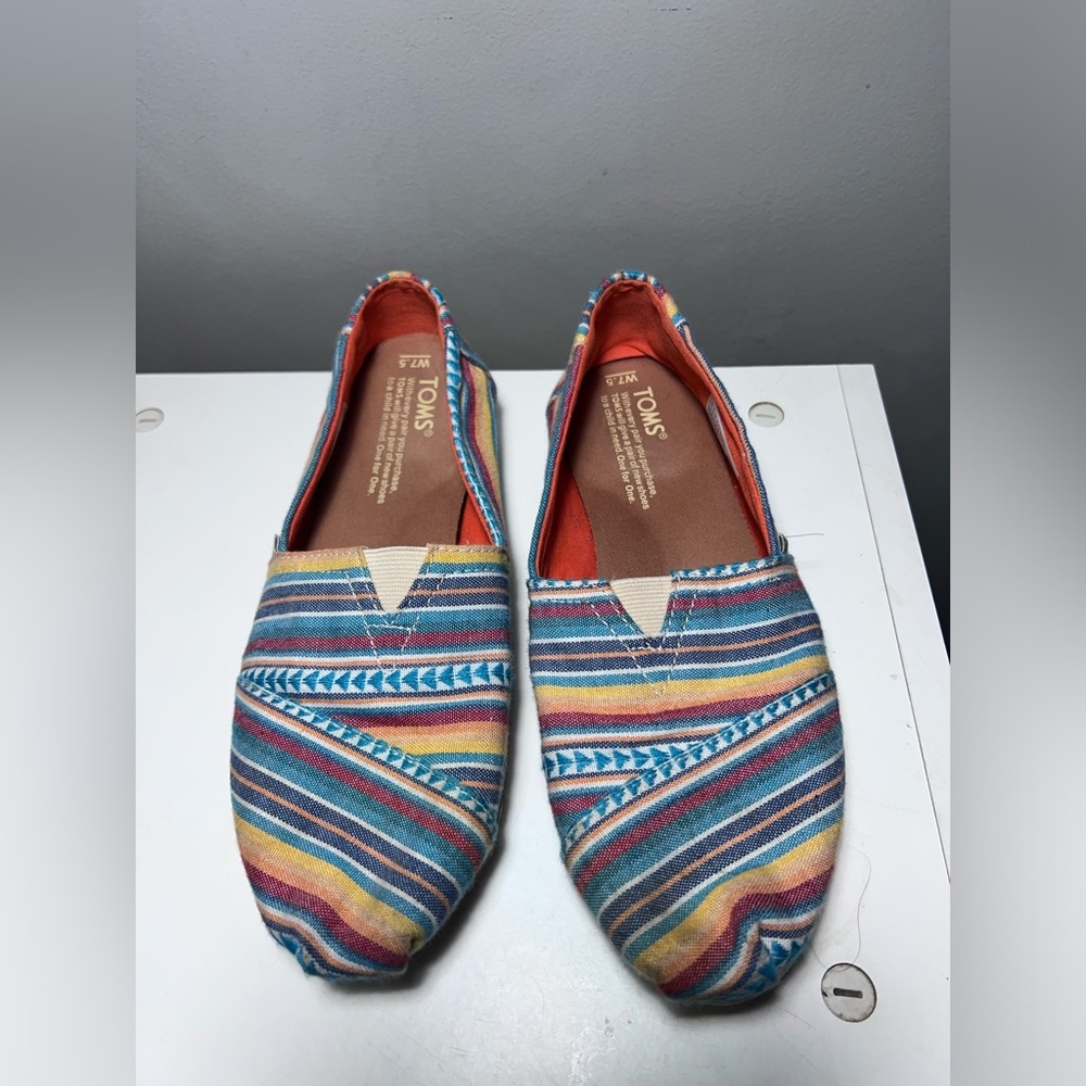 TOMS Classic Canvas Slip-On Shoes Size 7.5 W